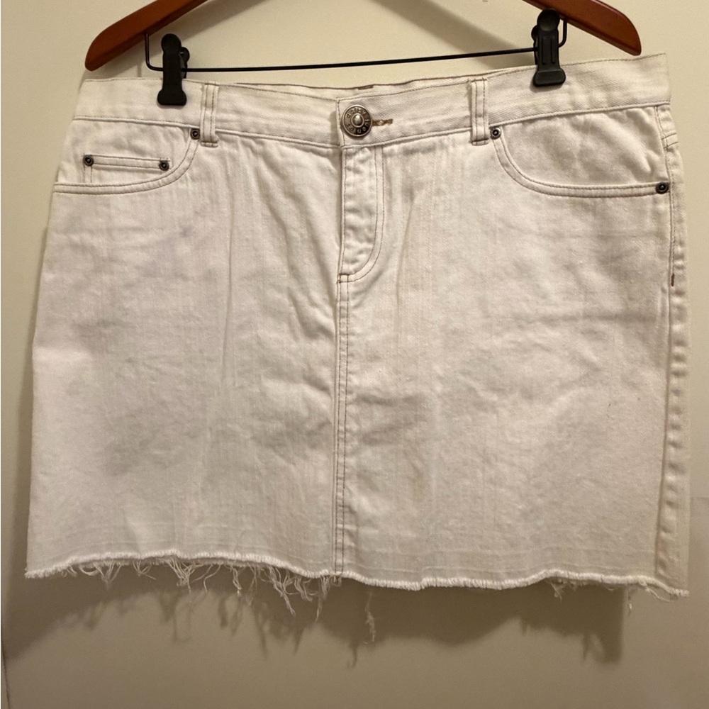 Daisy Fuentes Vintage White Frayed Hem Mini Skirt size 16